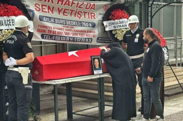 Kazada hayatını kaybeden polis memuru gözyaşları arasında toprağa verildi 