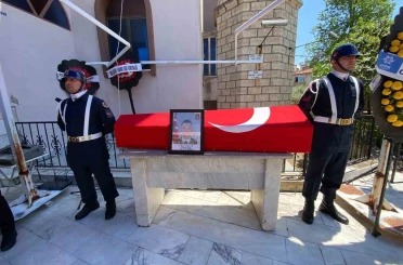 Kazada hayatını kaybeden uzman çavuş, al bayraklı tabutla son yolculuğuna uğurlandı 