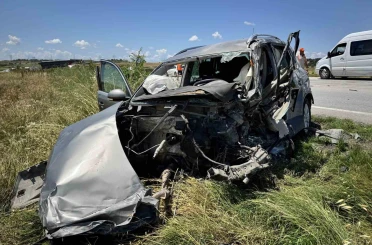 Kazada hurdaya dönen otomobilin sürücüsü hayatını kaybetti 