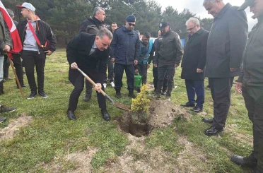 Kazdağları’nda fidanlar toprakla buluştu 