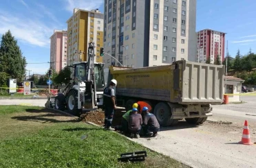 Kazı sırasında patlayan doğalgaz borusu büyük paniğe yol açtı 