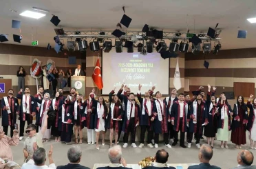 KBÜ’de mezuniyet coşkusu sürüyor: Orman mühendisleri, sosyal bilimciler ve diş hekimleri diplomalarını aldı 