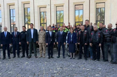 "Kebap dumansız, motor kasksız olmaz" sloganıyla kask farkındalığına dikkat çekildi 