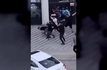 Kemer ve ıstakalarla birbirlerine saldırdılar 
