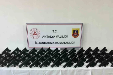 Kepez’de kaçak silah operasyonu: 72 tabanca ele geçirildi 