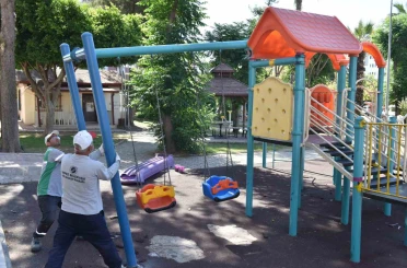 Kepez’den çocuklara güvenli oyun alanları 