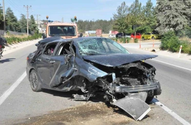 Keşan’da beton yükseltiye çarpan otomobilin sürücüsü yaralandı 