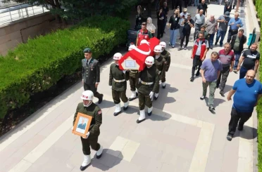 Kıbrıs Gazisi askeri törenle son yolculuğuna uğurlandı 