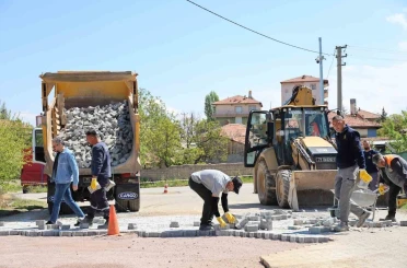 Kırıkkale’de kilit parke ve asfalt çalışmaları sürüyor 