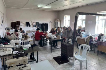 Kırkkepenekli’de kadınlar dikişle üretime katılıyor 