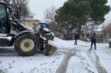 Kırklareli’nde kar yağışı hayatı olumsuz etkilemeye devam ediyor 