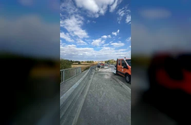 Kırklareli’nde tır dereye düştü sürücü yaralandı 