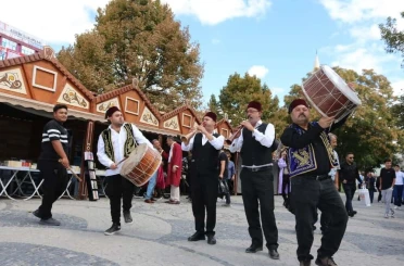 Kırşehir esnafından ’davullu, zurnalı’ Ahilik daveti 