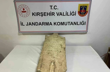 Kırşehir’de Roma dönemine ait mezar taşı ele geçirildi 