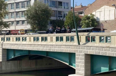 Kız arkadaşı gelince intihardan vazgeçti 