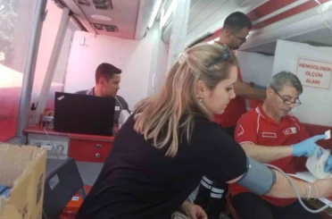 Kızılay’dan sıcaklara karşı akşam mesaisi 