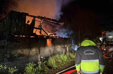 Kızılcahamam’da köy evine yıldırım düştü 