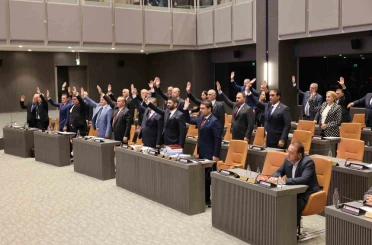 KKTC meclisinde "Kıbrıs Sorununa İki Devletli Çözüm Konusunda Karar Önerisi" oy çokluğuyla kabul edildi 