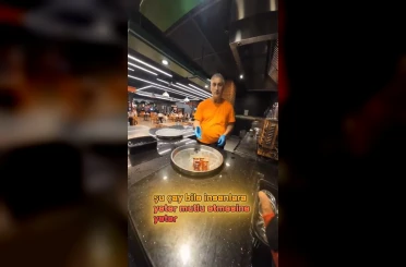 Köfteci Yusuf’ta kuryelerin yüzünü güldüren sıcak jest 