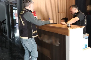 Konaklama tesisleri ve araç kiralama firmalarına eş zamanlı denetim 