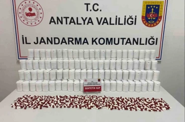 Kontrol noktasında durdurulan araçtan binlerce sentetik hap ele geçirildi 