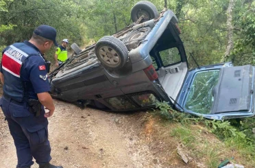 Kontrolden çıkan hafif ticari araç takla attı 