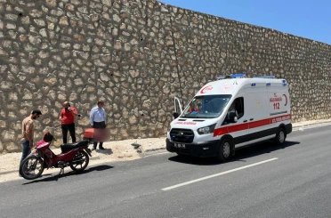 Kontrolden çıkan motosiklet devrildi: 1 yaralı