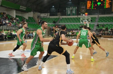 Konya Basketbol Takımı'nın bileği bükülmüyor