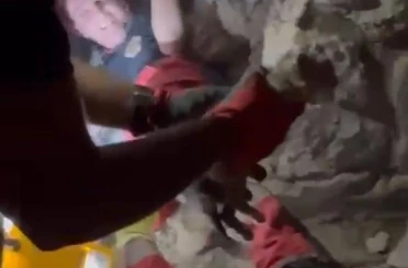 Konya’da duvar arasında kalan kediye itfaiyeden 9 saatlik kurtarma operasyonu