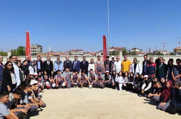 Konya’da tarım ve eğitim el ele, çocuklar hasatla buluştu