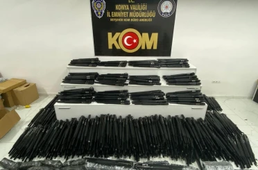Konya'da yüzlerce silah ve silah parçası ele geçirildi