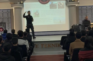 Konya Emniyetinin balık adamları okullarda eğitim veriyor