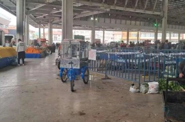 Konya Muhacir Pazarı’nda pazarcılar birbirine girdi, yumruklar konuştu
