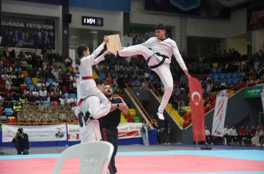Konya’da 19 Mayıs Atatürk’ü Anma Gençlik ve Spor Bayramı kutlandı 