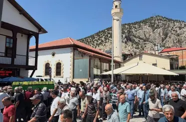 Konya’da eski belediye başkanına son görev! Dualarla uğurlandı
