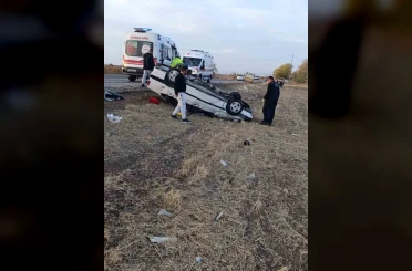 Konya’da otomobil araziye devrildi: 5 yaralı 
