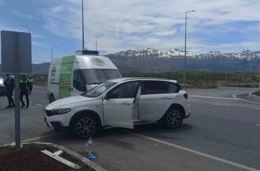 Konya’da otomobil ile kamyonet çarpıştı: 4 yaralı