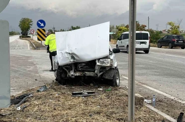 Konya’da otomobiller çarpıştı: 1’i ağır 5 yaralı