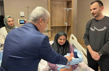 Konya’da yeni yılın ilk bebeği Alparslan bebek oldu 