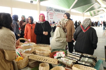 Konyalı kadınlar, Anneler Günü dolayısıyla KOMEK Pazarı'nda buluştu