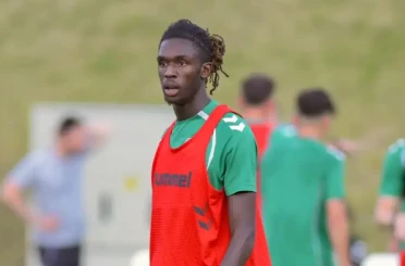 Konyaspor'da flaş ayrılık! Pierre Dwomoh Slovenya kampını terk etti