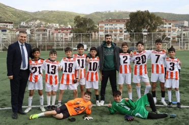 Körfez’de 23 Nisan futbol turnuvasının şampiyonu Atatürk Ortaokulu oldu 