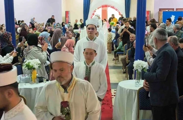 Kornalar hafızlar için çaldı: Anamur’da 15 öğrenciye icazet 