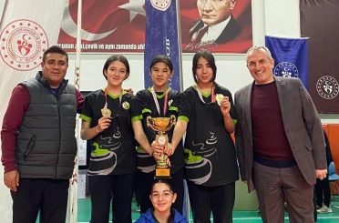 Köyceğiz Toparlar Ortaokulu Kız Takımı Floor Curling İl Şampiyonu oldu 