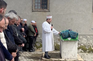 "Köyün neşesi" engelli genç herkesi gözyaşlarına boğdu: İmam ayakta durmakta güçlük çekti 