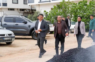 Kozan’da alt yapısı tamamlanan sokaklar asfaltlanıyor 