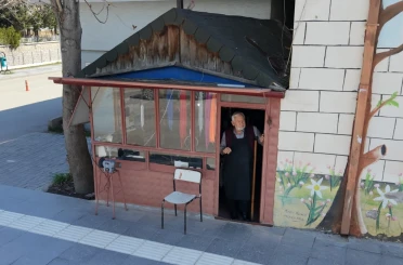 Küçük barakada 62 yıllık emekle 4 çocuğunu evlendirip, evini, arabasını aldı 