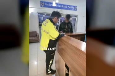 Küçük kıza çarptı, arkasına bile bakmadan kaçtı 