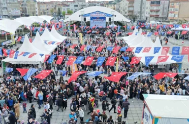 Küçükçekmece’de 23 Nisan, gün boyu süren etkinliklerle kutlandı 
