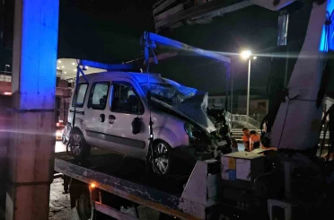 Küçükçekmece’de makas atan sürücü kazaya sebep oldu: 2 yaralı 